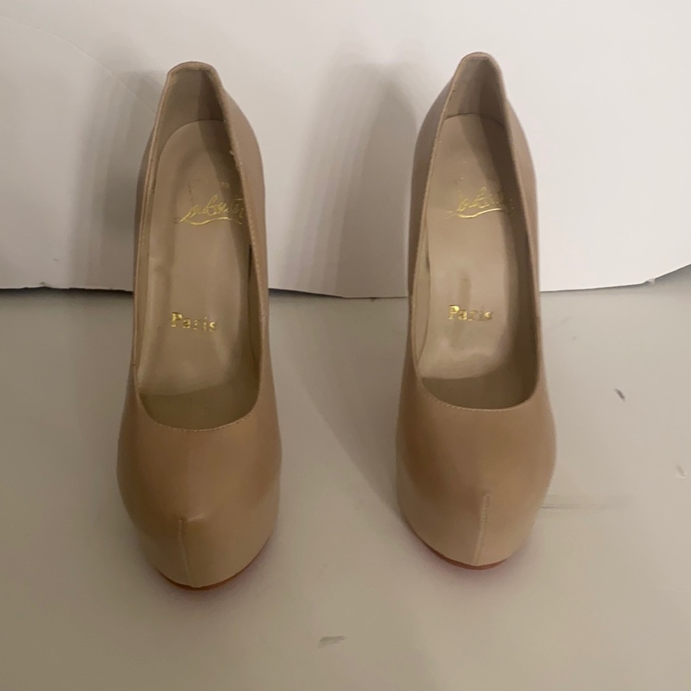 Christian louboutin daffodil nude platform heels